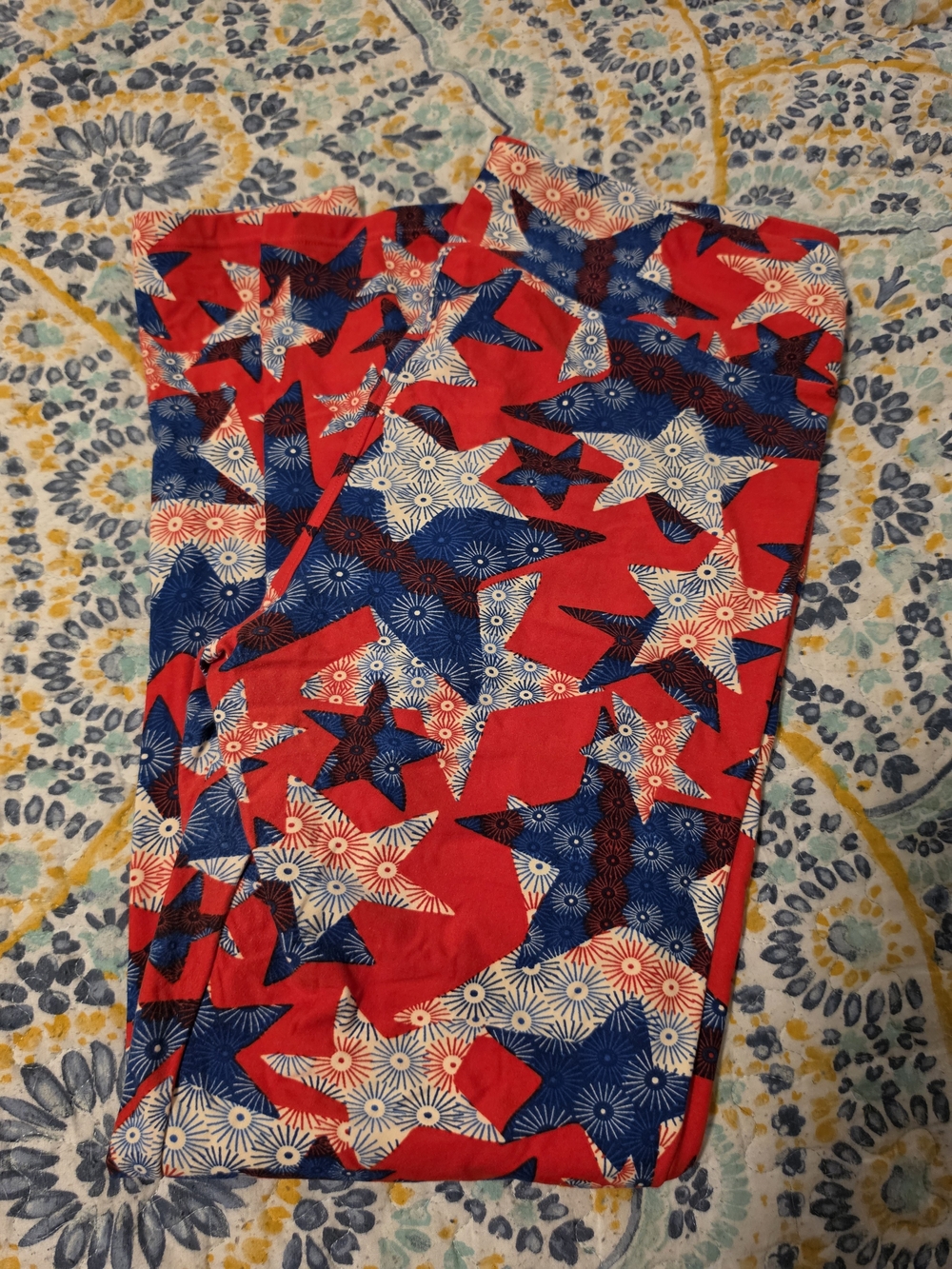LuLaRoe Red, Blue & White Star-Print Leggings